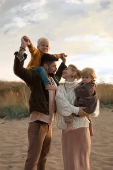 Семейный портрет в стиле Под масло: мама, папа и двое маленьких детей, художник Александра 