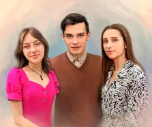Семейный портрет маслом на три человека, работа исполнена на нейтральном светлом фоне, художник Анастасия 